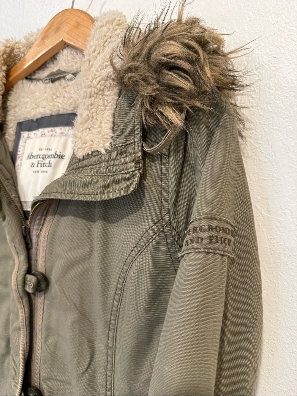 Abercrombie & Fitch Vintage Y2K Olive Utility Jacket with Fur Hood - Picture 6 of 14